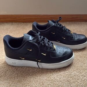 NIKE AIR FORCE 1 '07 LX Black Leather Athletic Shoes Size 10 Women's CT1990-001